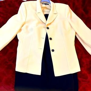 Evan-Picone Women’s Dress Suit, size 14. Yellow Top, Navy Blue long skirt